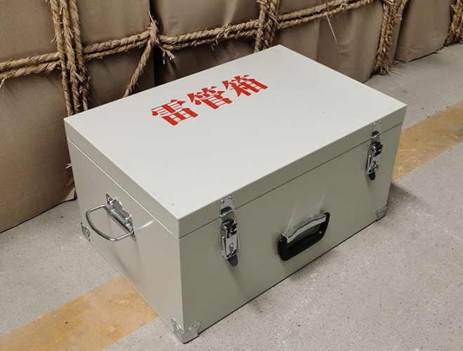 包头如何正确使用爆破物品存放柜炸药箱等？