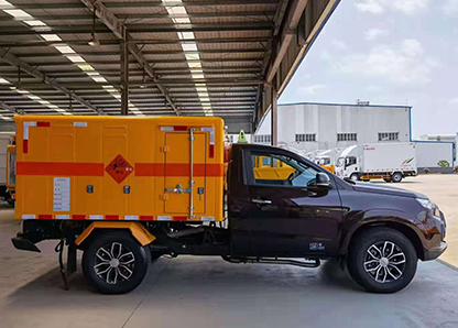 包头民用爆破器材运输车如何防静电？