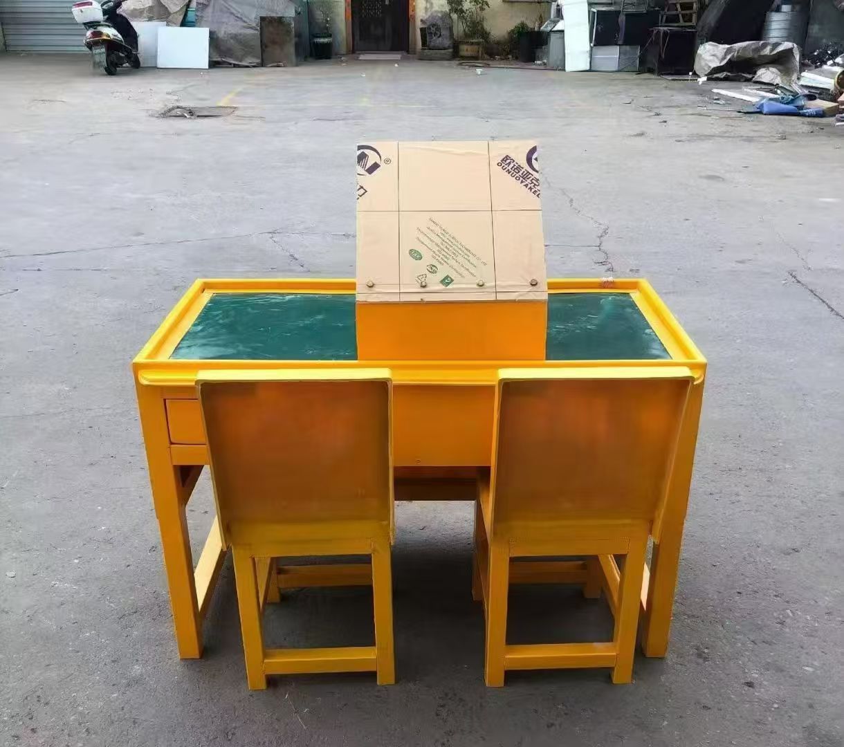 包头防静电导通桌井下煤矿火工品发放桌：危险品流转的安全守护者